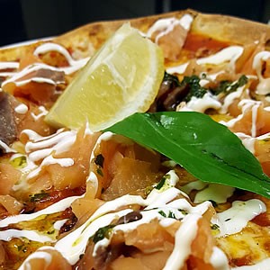 Pizza au Saumon (Cantinella)